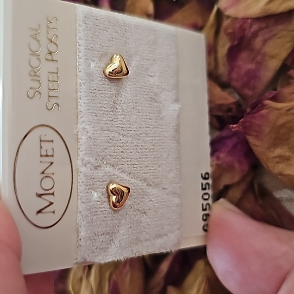 Monet Tiny Heart Gold Tone Surgical Steel Posts Stud Earrings Vintage - Picture 2 of 6